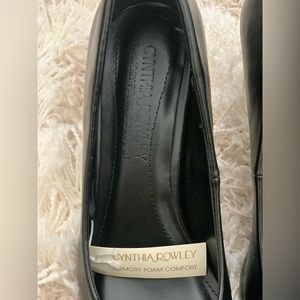 Cynthia Rowley Black Leather Pump Heels. Size 6.5. Memory Foam insert.